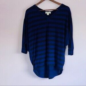 Forever 21 Womens 3/4 sleeve Top in Sz M Blue & Black